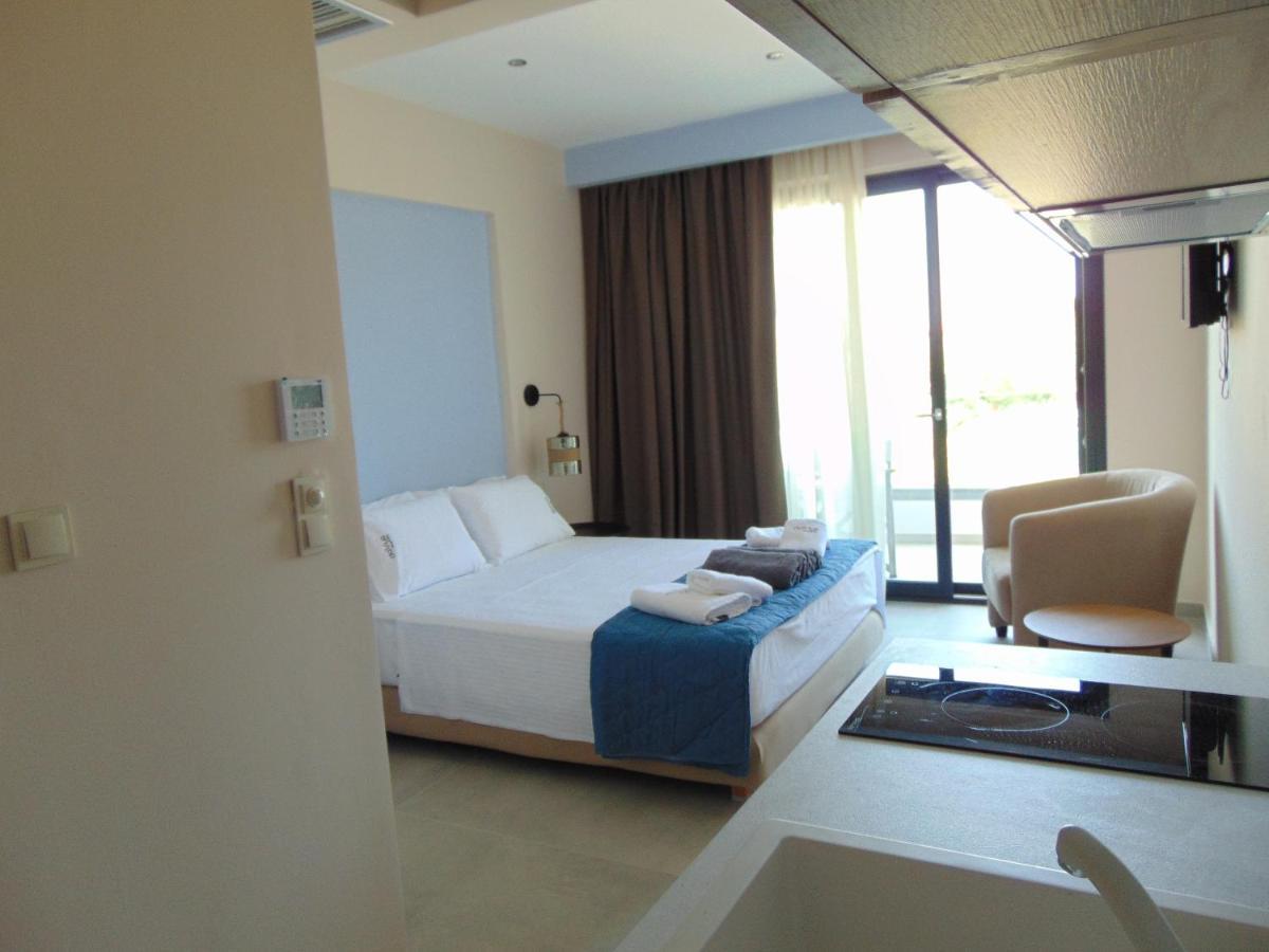 Domus Hospitality Aparthotel Vourvourou Exterior photo