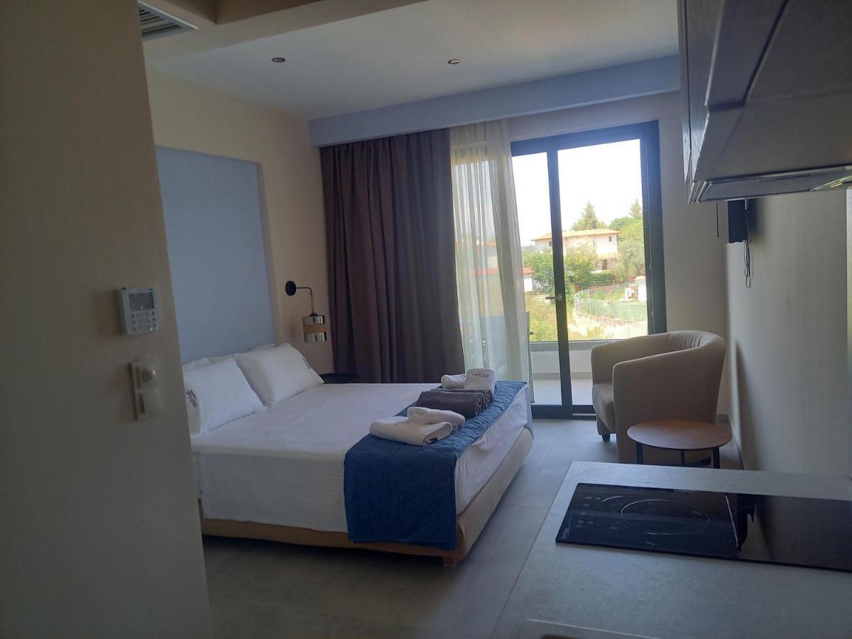 Domus Hospitality Aparthotel Vourvourou Exterior photo